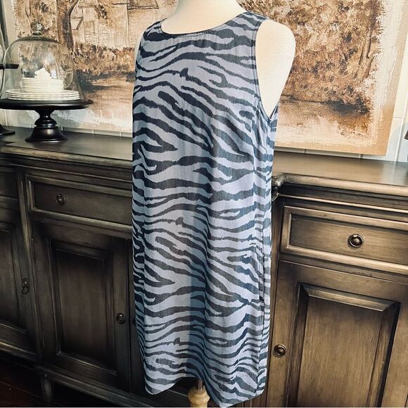 Tommy Bahama Two-tone Blue Casual Midi Dress size Medium - Picture 2 of 9